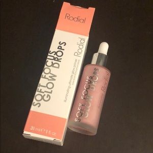 Rodial soft focus glow drops. Primer.